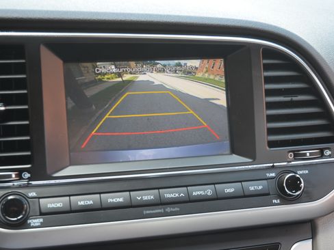 Used 2017 Hyundai Elantra SE FWD image 15