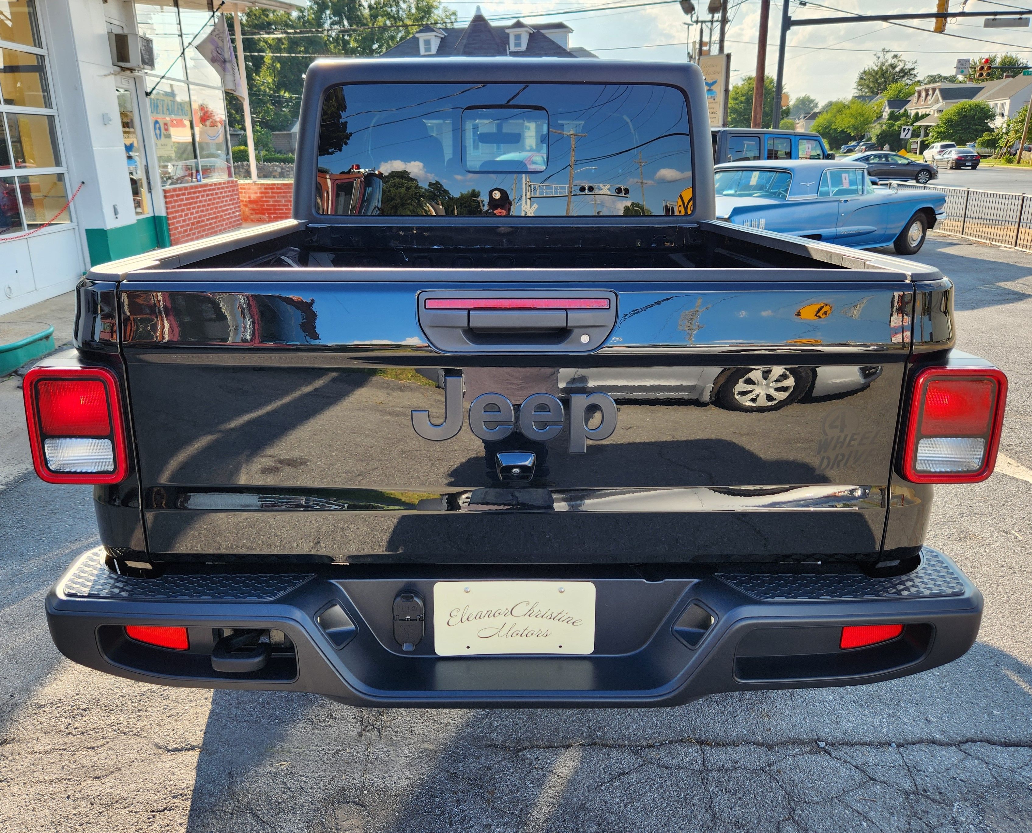 Used 2021 Jeep Gladiator Sport AWD/4WD image 7