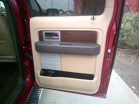 Used 2013 Ford F150 Lariat image 12