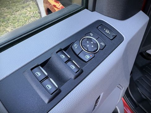 Used 2020 Ford F250 XLT image 30