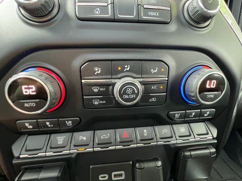 Used 2022 Chevrolet Silverado 3500 LTZ image 83