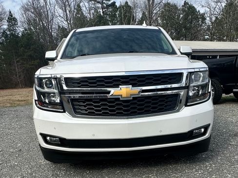 Used 2016 Chevrolet Suburban LT image 2