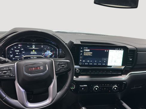 Used 2025 GMC Sierra 2500 SLT image 10