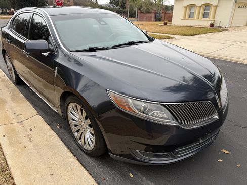 Used 2013 Lincoln MKS image 2