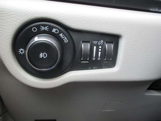 Used 2018 Chrysler Pacifica Touring-L FWD image 60