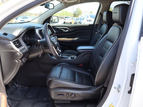 Used 2019 GMC Acadia Denali image 12