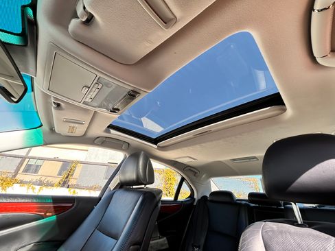 Used 2010 Lexus LS 460 Luxury image 23