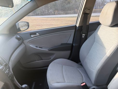 Used 2016 Hyundai Accent SE image 40
