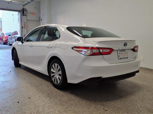 Used 2020 Toyota Camry LE image 6