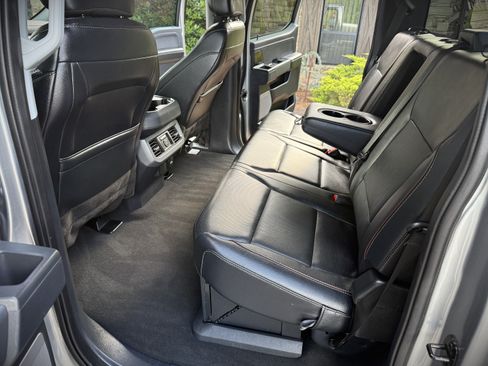 Used 2024 Ford F250 4x4 Crew Cab Super Duty image 4