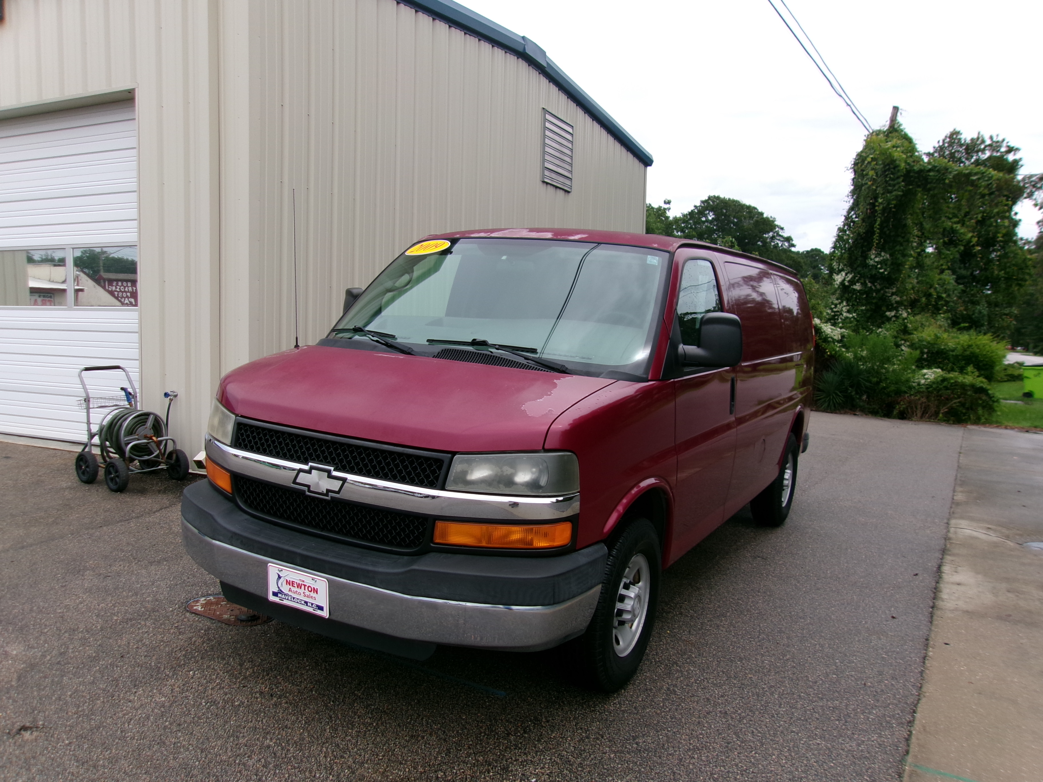 Used 2009 Chevrolet Express 2500 RWD image 12