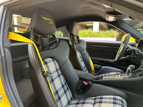 Used 2018 Porsche 911 GT2 RS Coupe RWD image 6