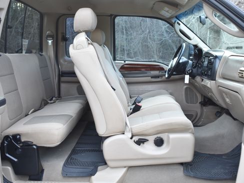 Used 2005 Ford F250 XLT image 23