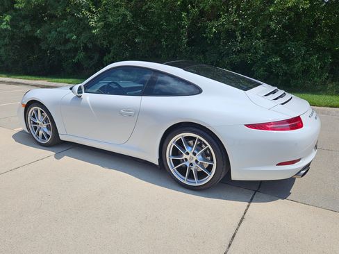Used 2015 Porsche 911 Carrera image 4