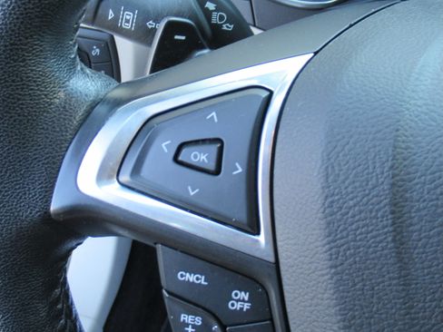 Used 2017 Ford Fusion SE image 18