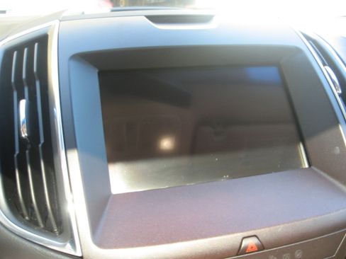Used 2020 Ford Edge AWD Titanium image 11