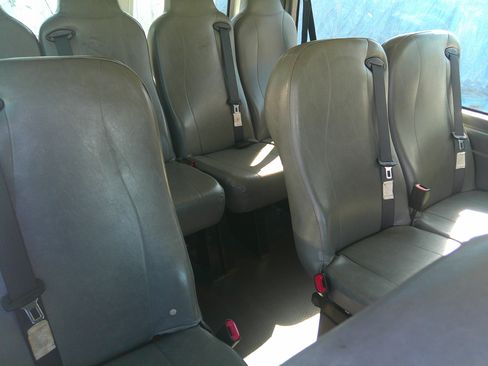 Used 2014 Ford E-150 and Econoline 150 Club Wagon image 21