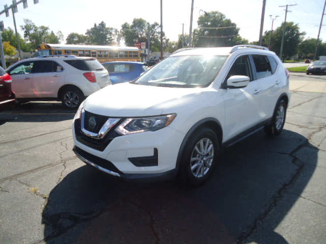 Used 2018 Nissan Rogue FWD SV image 1