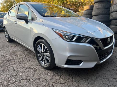 Used 2020 Nissan Versa SV image 4