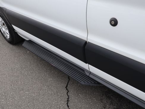 Used 2015 Ford Transit 150 XLT image 11