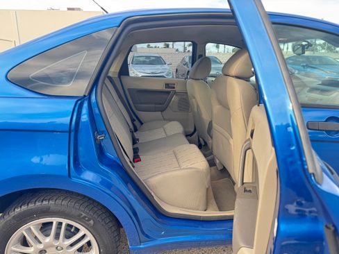 Used 2010 Ford Focus SE image 19