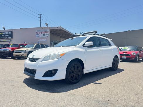 Used 2010 Toyota Matrix S AWD image 3