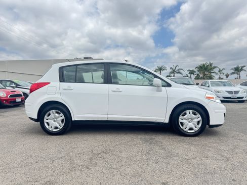 Used 2011 Nissan Versa 1.8 S Hatchback FWD image 10