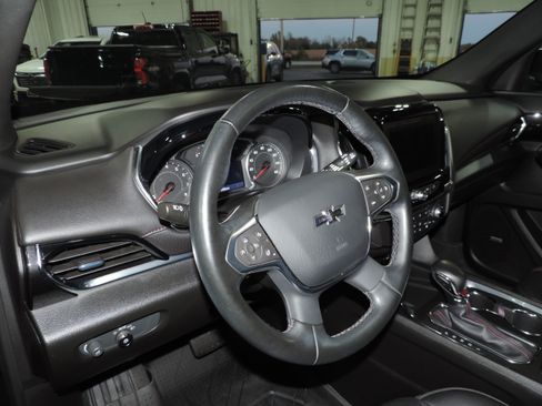 Used 2023 Chevrolet Traverse RS image 36