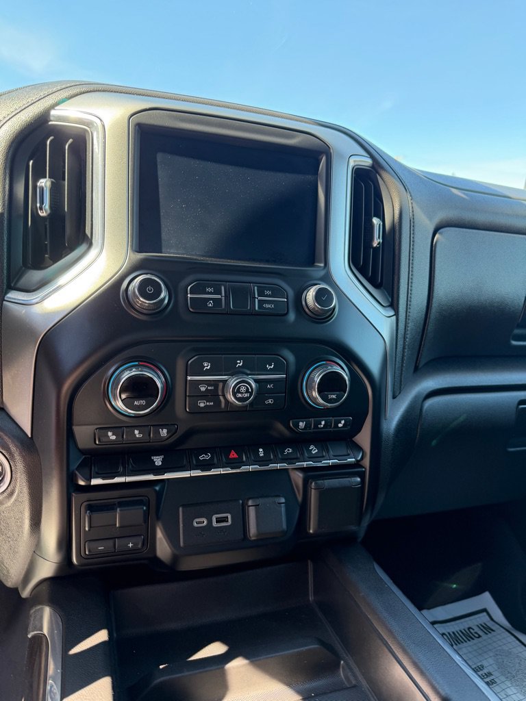 Used 2022 Chevrolet Silverado 3500 LTZ AWD/4WD image 15