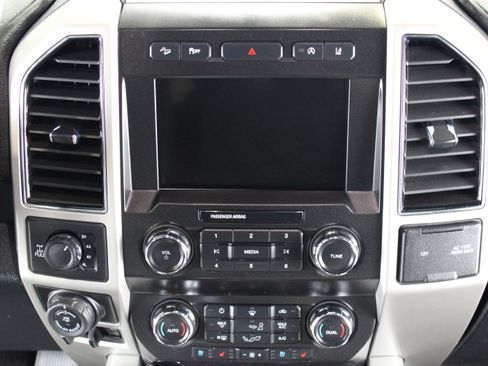 Used 2020 Ford F150 Lariat image 6