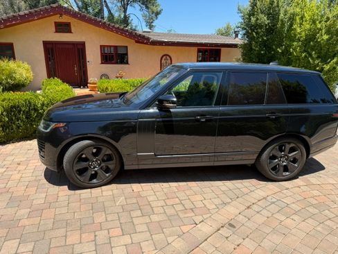 Used 2018 Land Rover Range Rover Supercharged AWD/4WD image 2