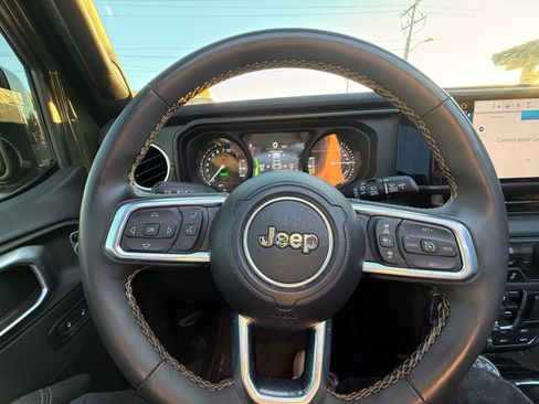 Used 2024 Jeep Wrangler 4xe High Altitude image 15