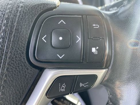 Used 2017 Toyota Highlander SE image 15
