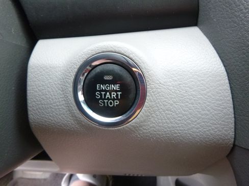 Used 2011 Toyota Camry XLE image 27