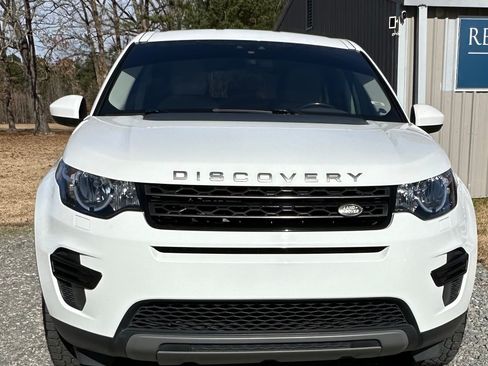 Used 2018 Land Rover Discovery Sport SE image 3