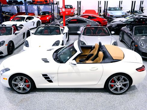 Used 2012 Mercedes-Benz SLS AMG image 10