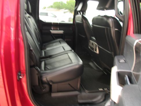 Used 2022 Ford F350 4x4 Crew Cab DRW Super Duty image 12