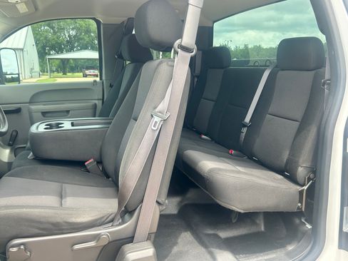 Used 2013 Chevrolet Silverado 2500 2WD Extended Cab image 15