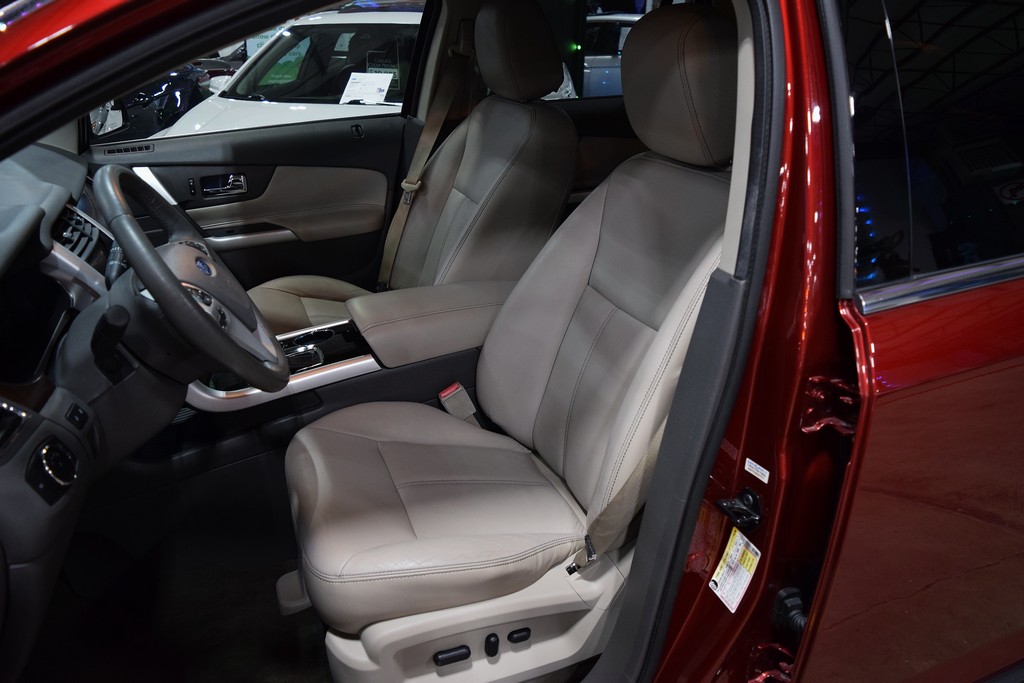 Used 2013 Ford Edge Limited FWD image 17