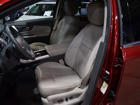 Used 2013 Ford Edge Limited image 16