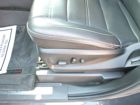 Used 2018 GMC Yukon Denali image 15