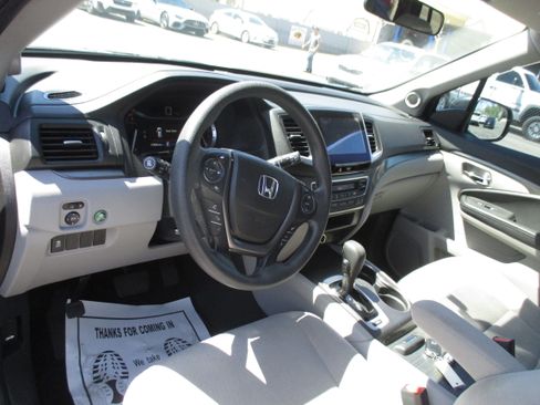 Used 2016 Honda Pilot EX Sport Utility 4D image 6
