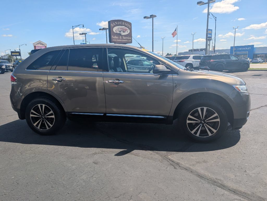 Used 2012 Lincoln MKX AWD w/ Premium Package image 4