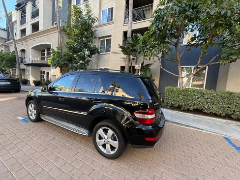 Used 2011 Mercedes-Benz ML 350 image 4