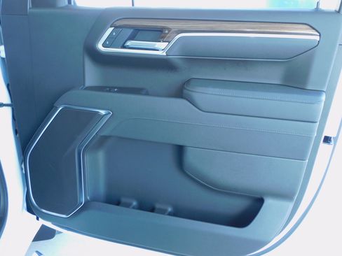 Used 2025 Chevrolet Silverado 1500 LT image 25