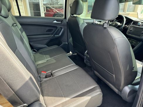 Used 2018 Volkswagen Tiguan SEL image 16