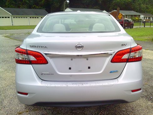 Used 2013 Nissan Sentra SV FWD image 4