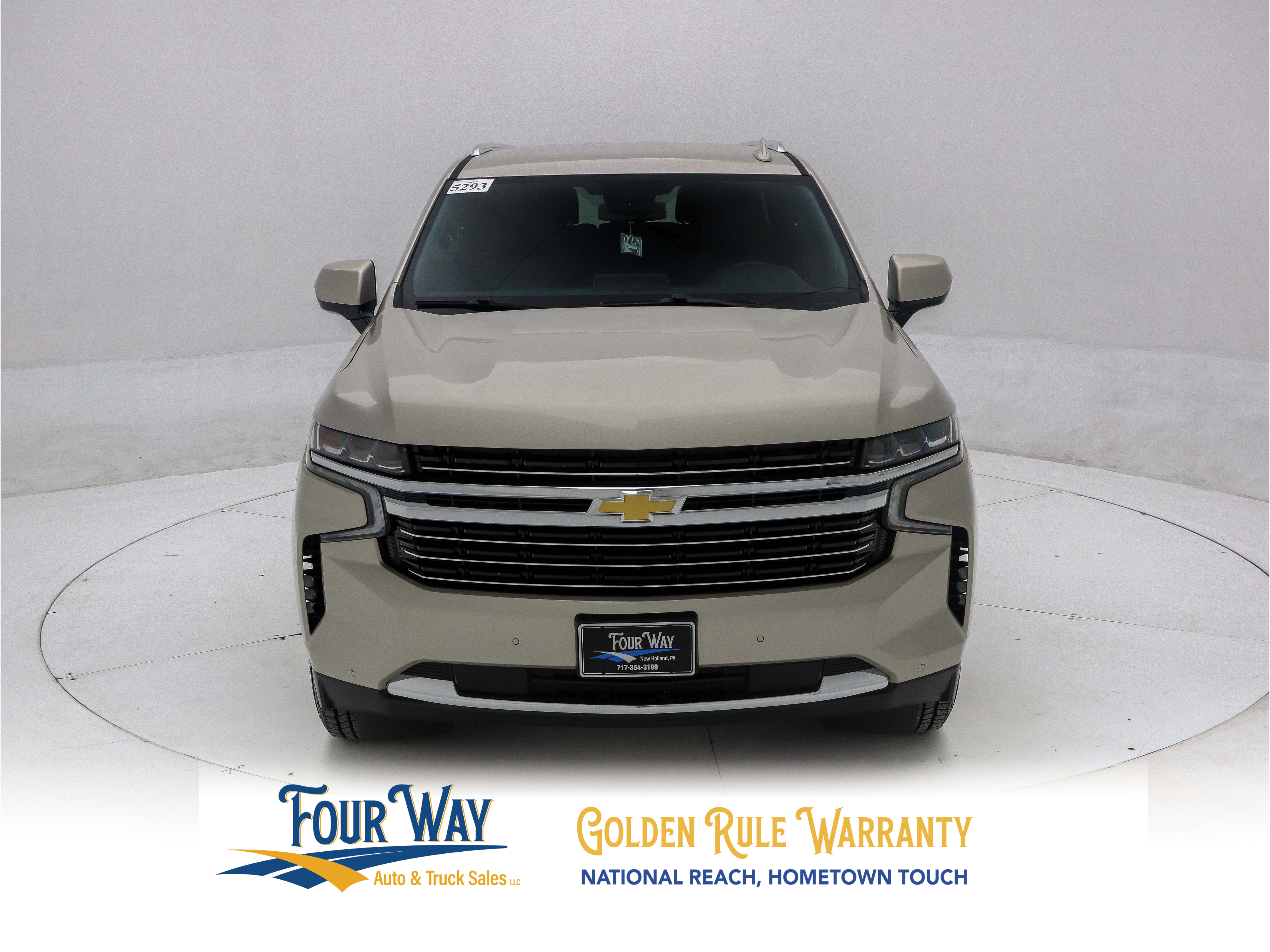 Used 2024 Chevrolet Suburban 4WD LT image 9