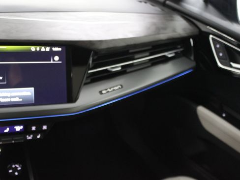 Used 2024 Audi Q4 e-tron Premium Plus image 29