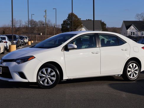 Used 2014 Toyota Corolla LE image 2